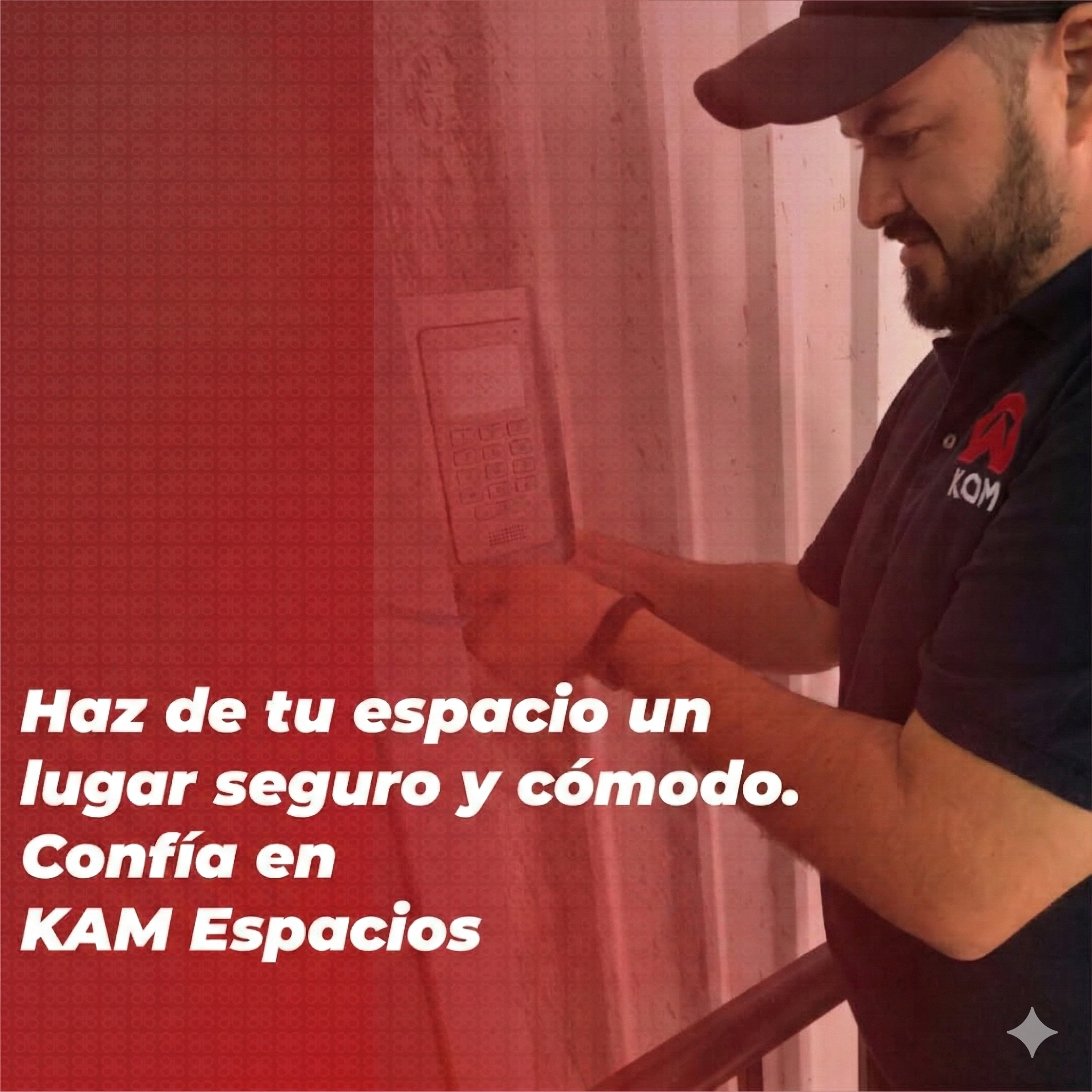 Técnico KAM instalando sistema de seguridad